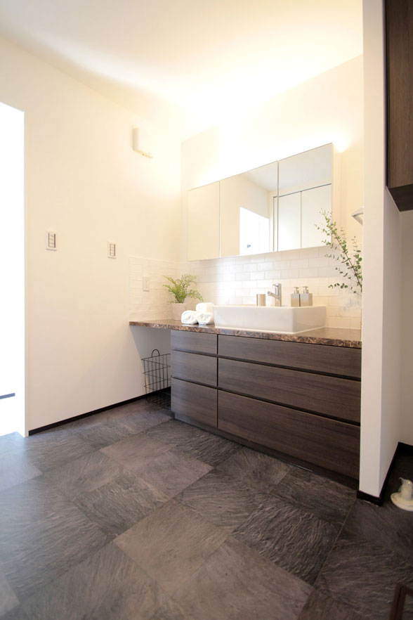 Black Modern関連画像