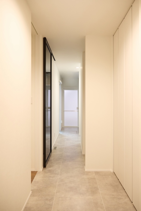 黒の静寂関連画像